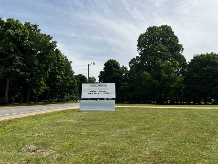 Sunset Auto Theatre - July 2 2022 Photo